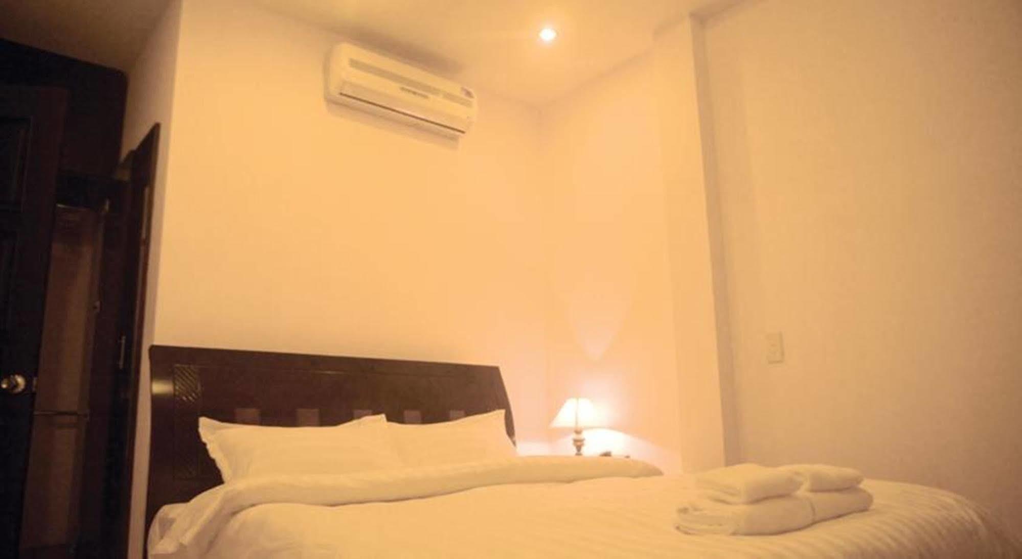 Saigon Zoom Hotel Ho Chi Minh City Bagian luar foto